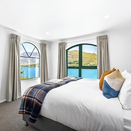 Lakefront Living At Remarkables Retreat - Eight 퀸즈타운 외부 사진