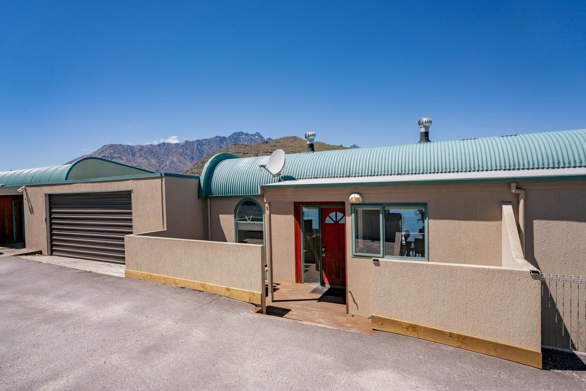 Lakefront Living At Remarkables Retreat - Eight 퀸즈타운 외부 사진