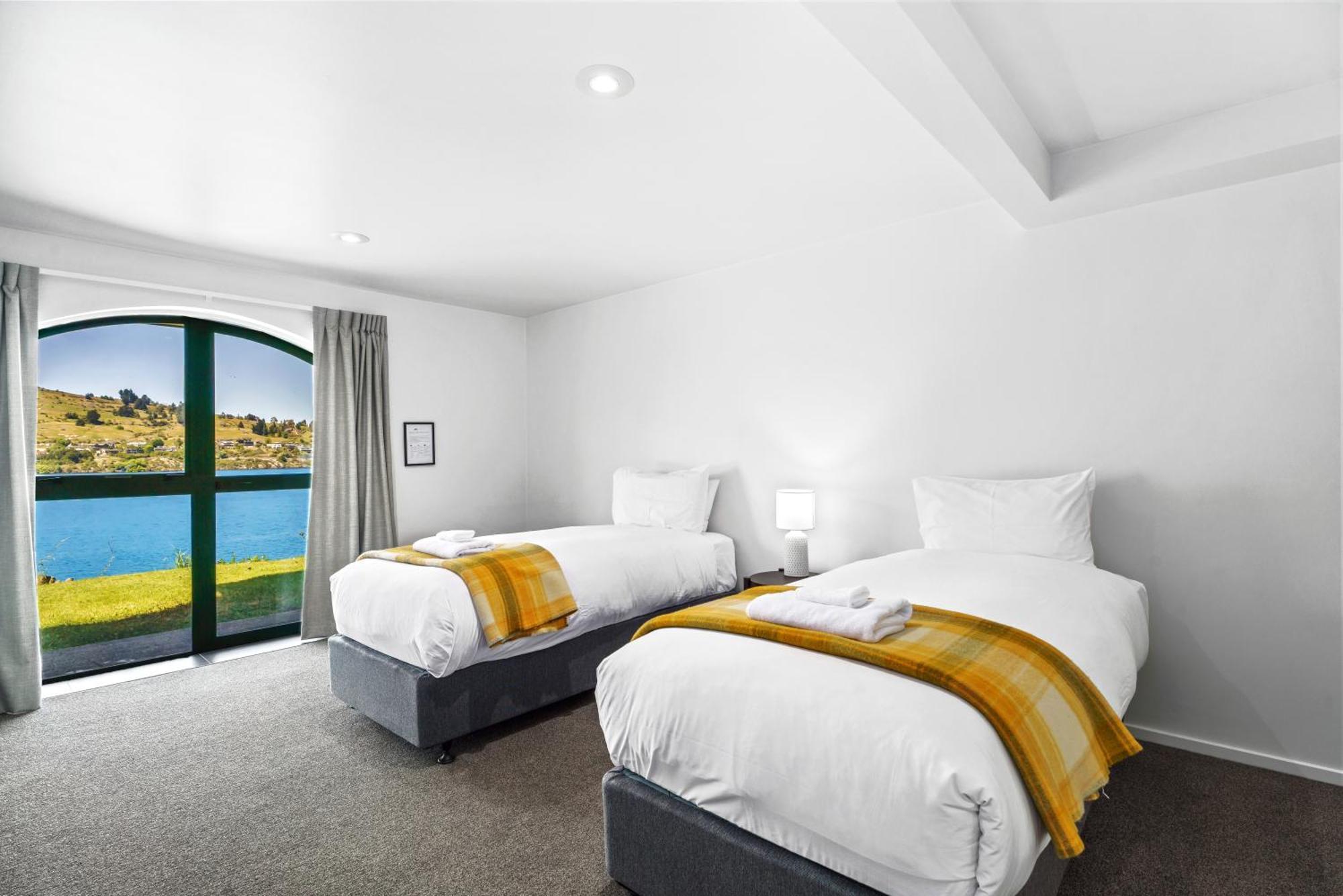 Lakefront Living At Remarkables Retreat - Eight 퀸즈타운 외부 사진