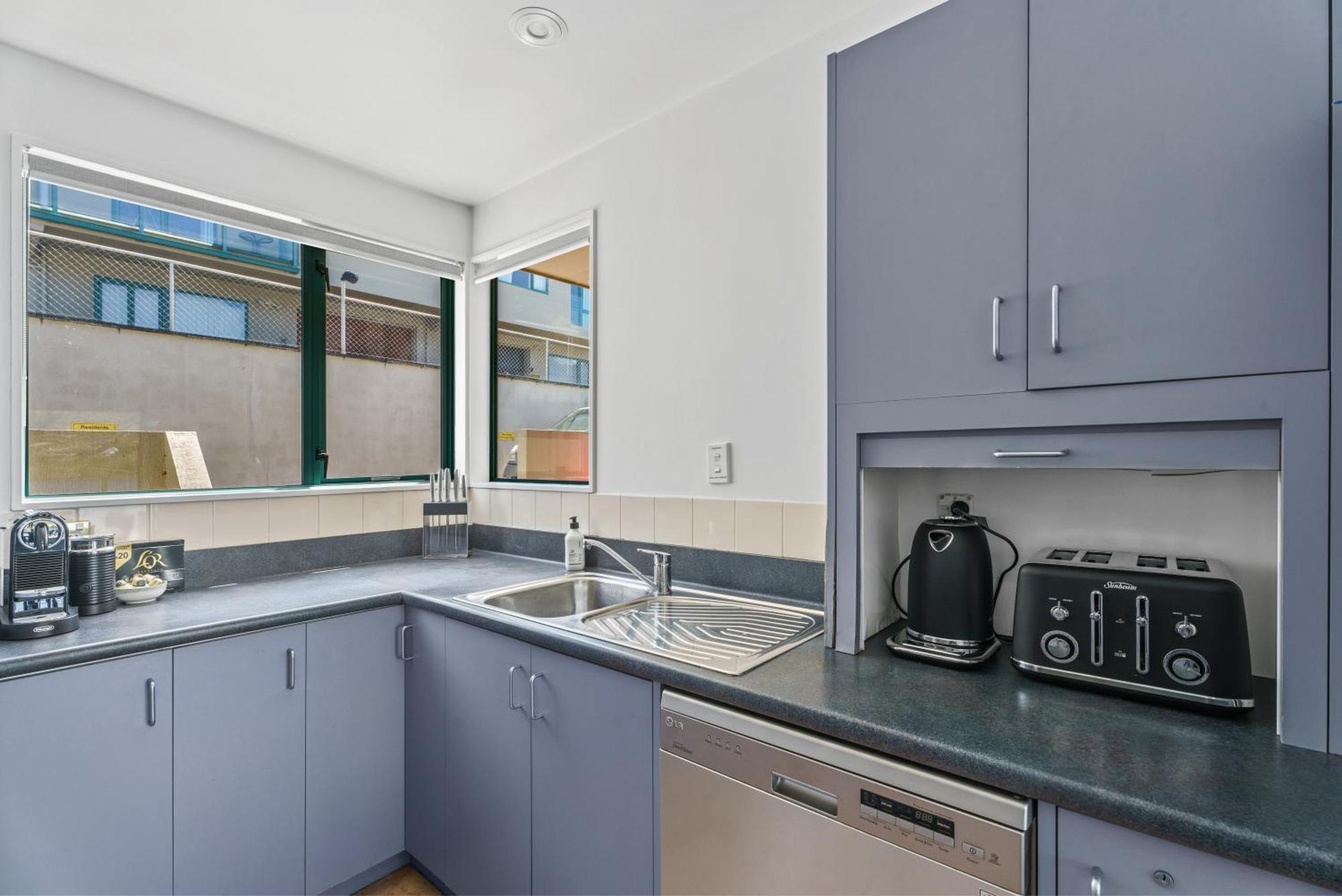 Lakefront Living At Remarkables Retreat - Eight 퀸즈타운 외부 사진