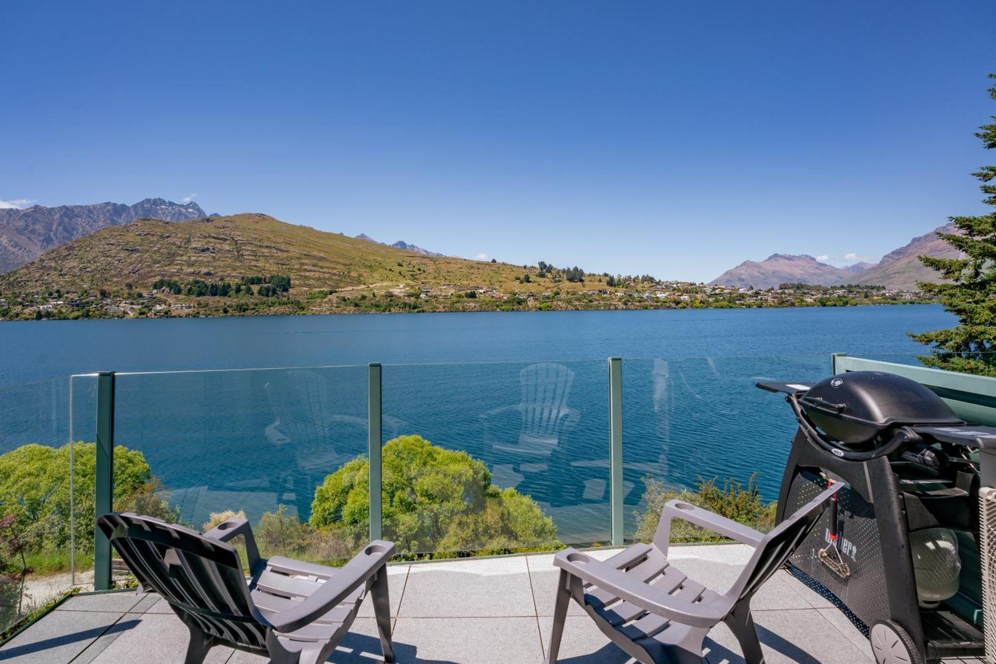 Lakefront Living At Remarkables Retreat - Eight 퀸즈타운 외부 사진